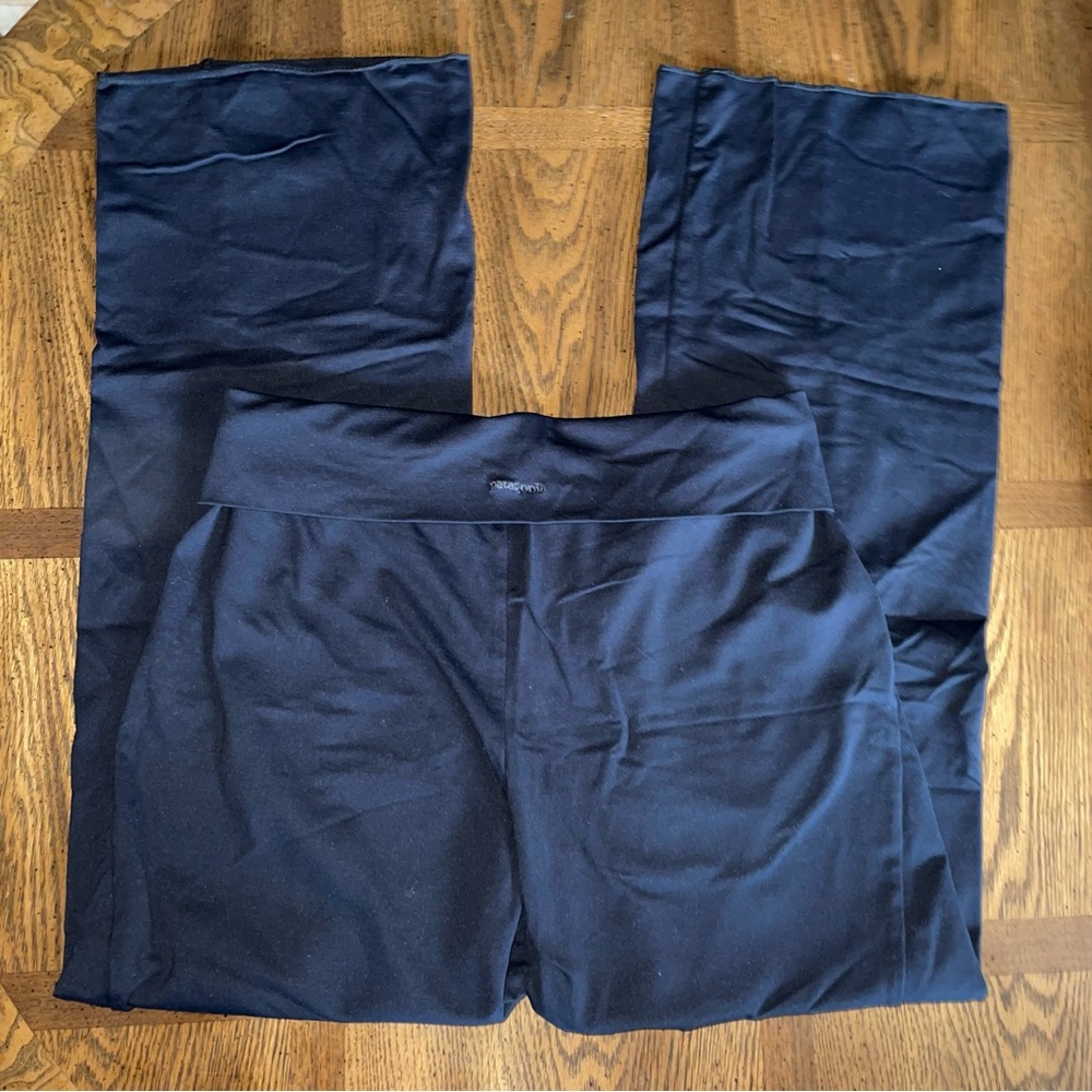 🔥🔥PATAGONIA black yoga/ flare leggings women’s medium 🌸FIRM ON PRICE🌸